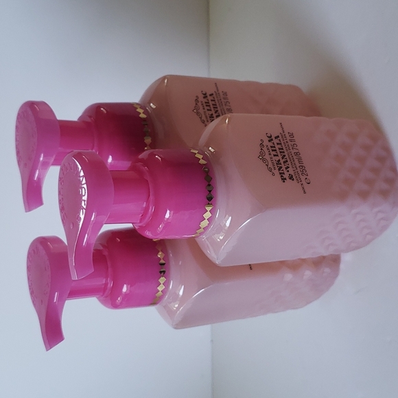 3 Bath & Body Works PINK LILAC & VANILLA Gentle Foaming Hand Soap - Picture 4 of 4